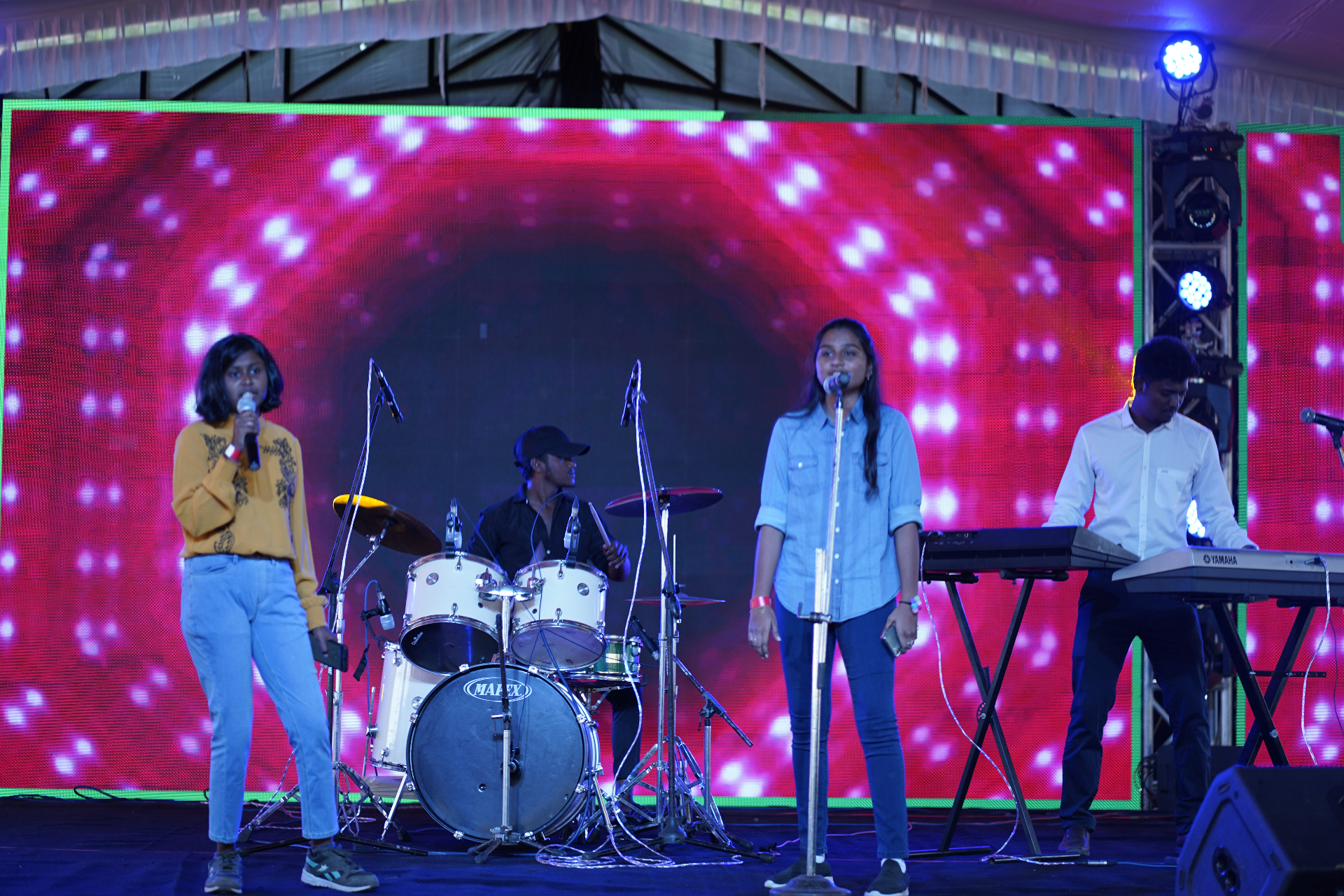 Live music show 